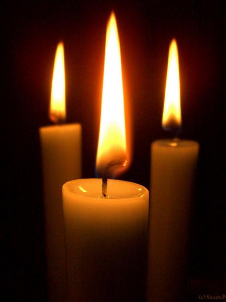 3-lit-candles-712347.jpg