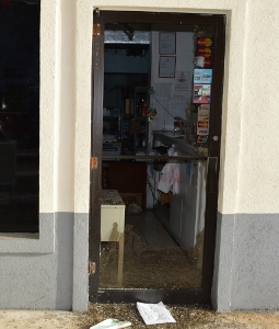 Burglars steal cigarettes from Brac gas station