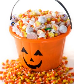 Parents warned to inspect kids Halloween treats