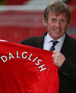 Kenny Dalglish to raise cash for local football