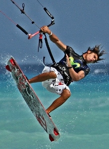 Cayman to host inaugural kite-boarding contest