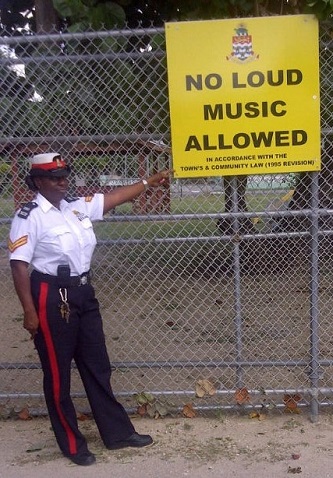 Cops hope sign will curb park abuse