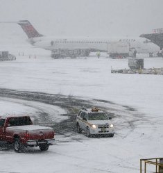 US air delays expected to last days