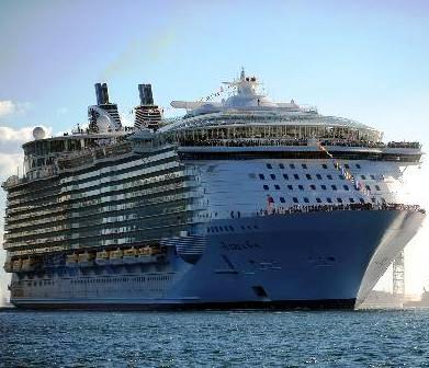Worlds biggest cruise ship wins by two inches