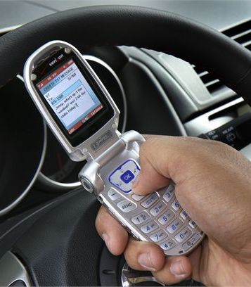 Text ban while driving may not curb car crashes