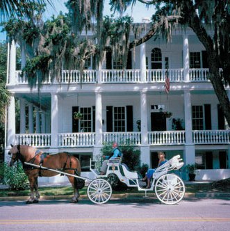 Charleston risks historic status over cruise tourism