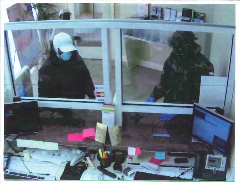 Armed robbers on CCTV