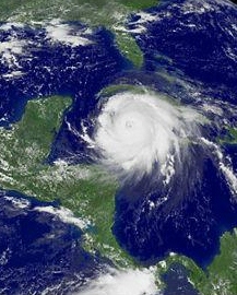 Hurricane_Ivan_passing_over_the_Cayman_Islands_e155165.jpg
